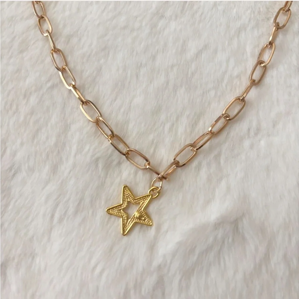 5/$15 🩷 MUST BUNDLE Gold Star Pendant Chain Necklace